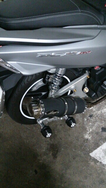 Pcx リムステッカーを取り付け 南国pcx